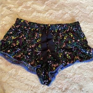 Victoria’s Secret Flower Sleep Shorts - Medium